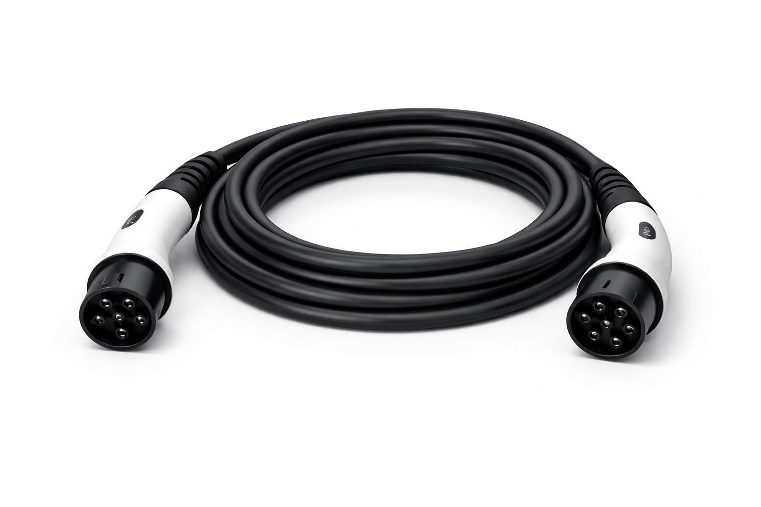 Type 2 ladekabel til elbil på hvit bakgrunn